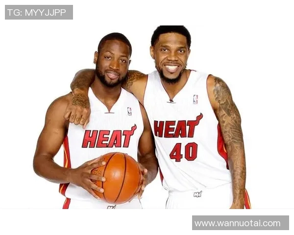 被米罗抢8前场板后！哈斯勒姆赛后命令韦尔复盘录像